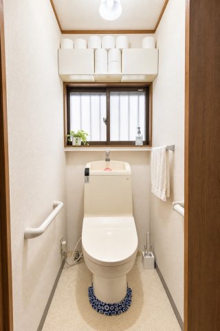 八尾市植松町2丁目 戸建のトイレ写真