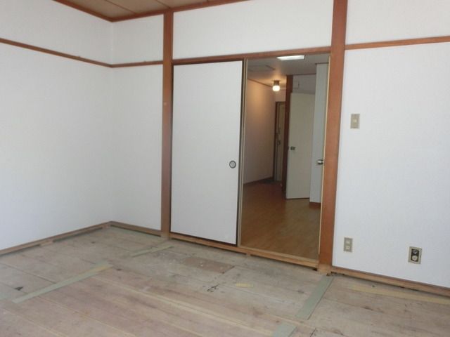 その他　★畳張替え中・６帖の和室です★