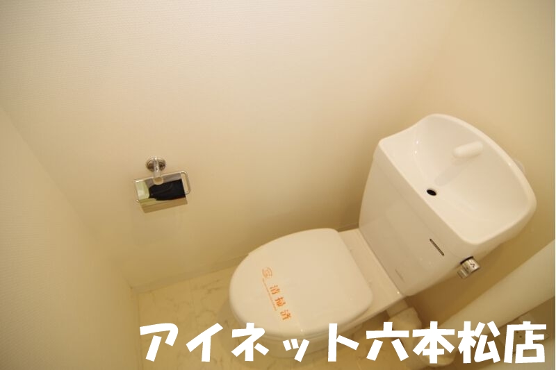 トイレ　落ち着く空間ですね。