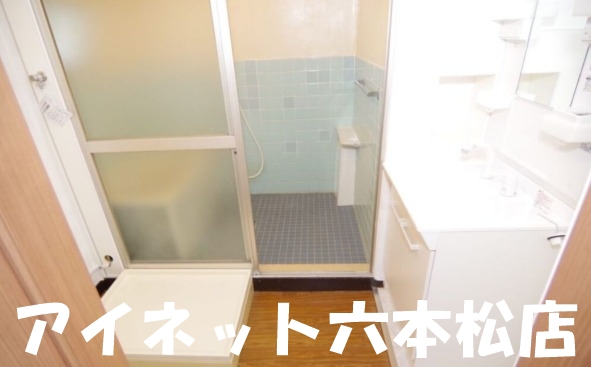 洗面設備　朝の支度にいかがでしょうか。