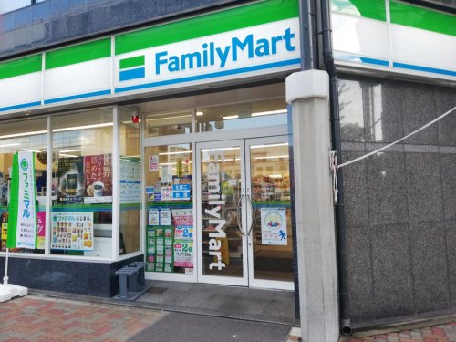 コンビニ　ファミリーマート 円頓寺店（コンビニ）まで561m
