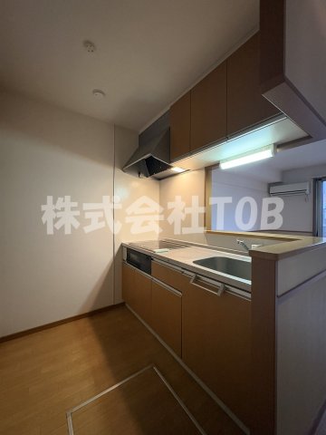 キッチン　IH３口グリル付き※クリーニング完了前※別号室参考写真