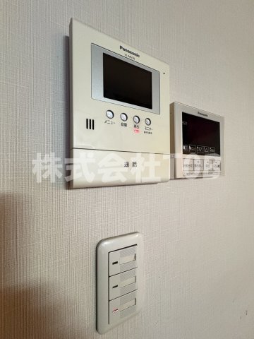 セキュリティ　モニターホン　給湯リモコン※クリーニング完了前※別号室参考写