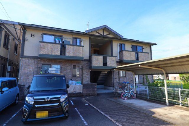 建物外観　コンフォー泉 外観