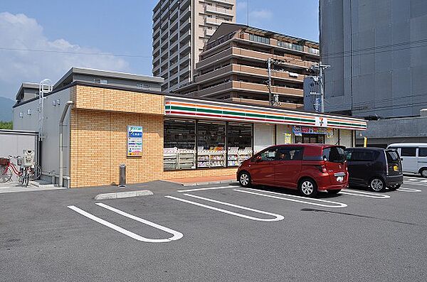 コンビニ　セブンイレブン広島皆賀3丁目店（コンビニ）まで484m