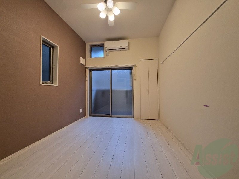 居室・リビング　６．３帖の洋室です。明るい雰囲気のあるお部屋です。