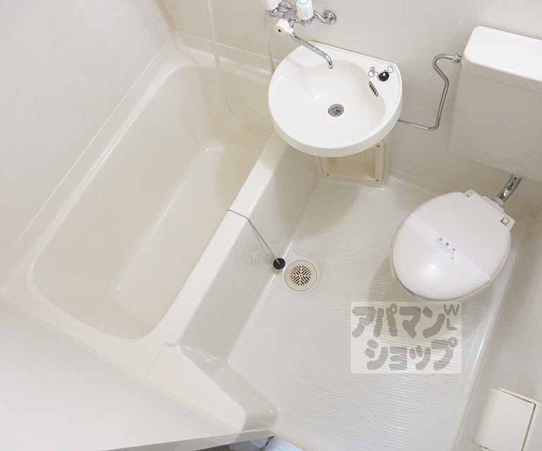 バス・シャワールーム　広めのユニットバスです