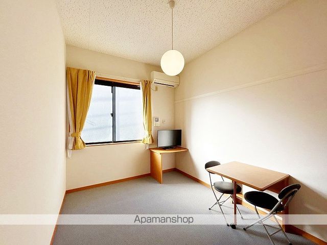 レオパレスソレーユの居間写真