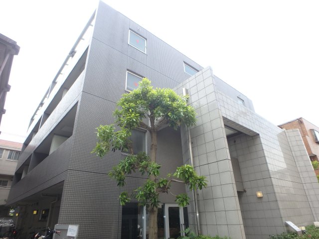 建物外観　バイク置場無料、大型相談可能♪
