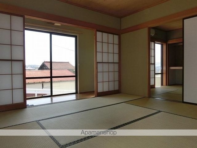 スカイハイの居間写真