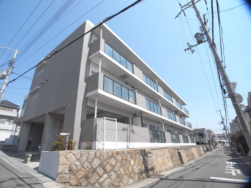 建物外観　エトワール長尾