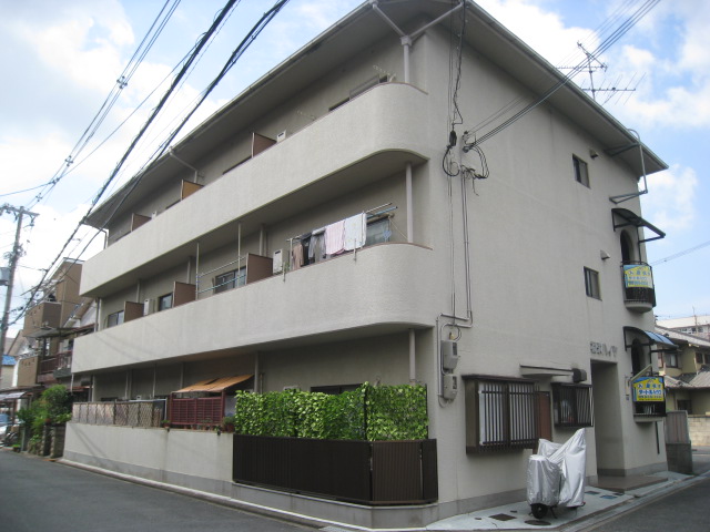 大東市深野のマンションの建物外観