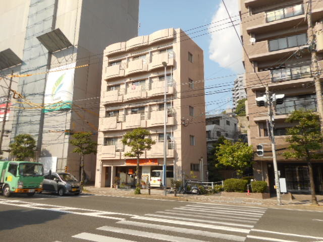 長崎市赤迫のマンションの建物外観