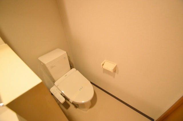 ＪＲ呉線 矢野駅 徒歩3分 3階建 築22年のトイレ写真
