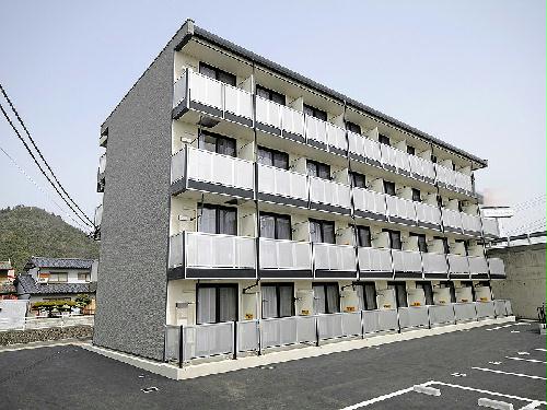 【レオパレス夢Ｔｏｗｎの建物外観】