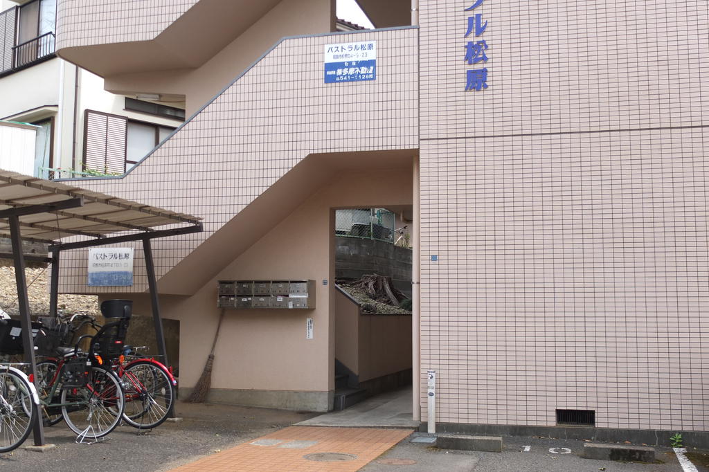 エントランス　駐輪場になります。