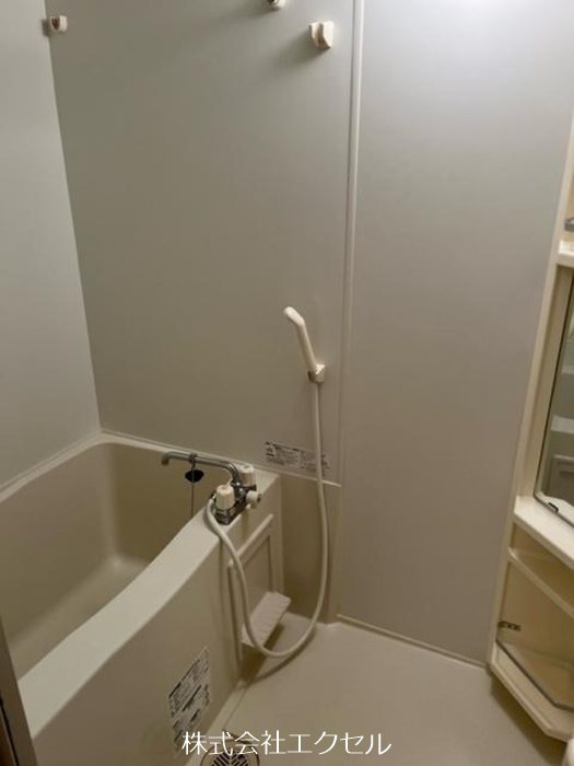 バス・シャワールーム　清潔感のある浴室です。