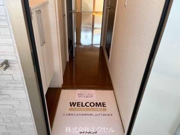 玄関　シューズBOX完備の玄関です。