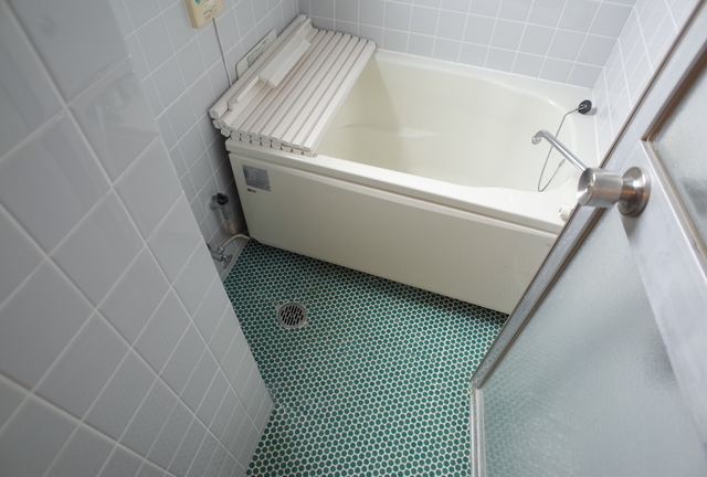 バス・シャワールーム　バスルーム