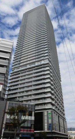 グランクロスタワー広島の建物外観