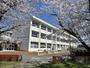 小学校　関市立桜ケ丘小学校（小学校）まで923m