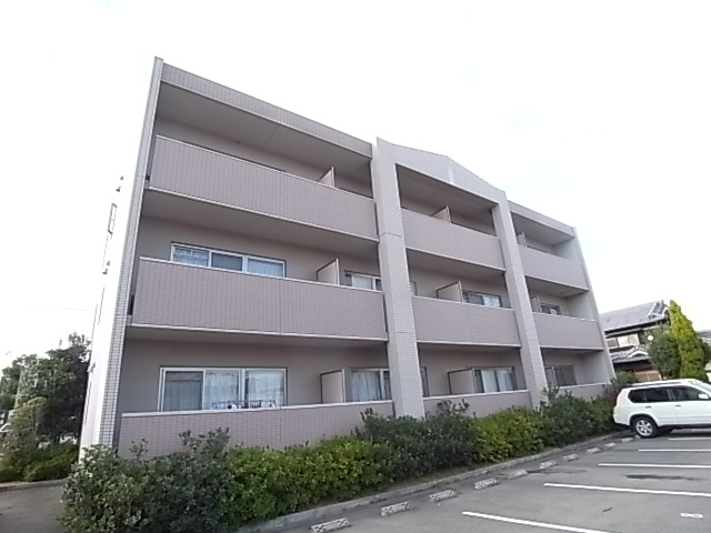 姫路市飾磨区上野田のマンションの建物外観