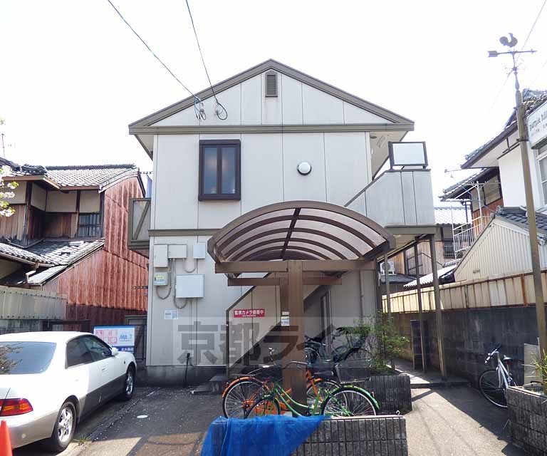 京都市北区紫野下柳町のアパートの建物外観