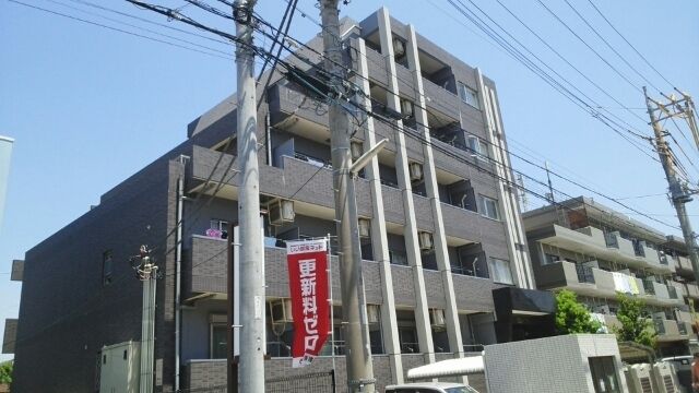 横浜市都筑区南山田のマンションの建物外観