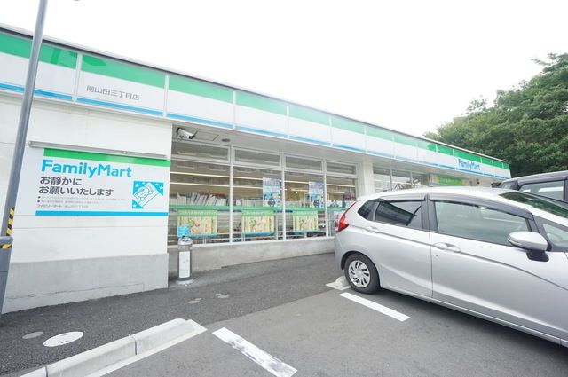 【横浜市都筑区南山田のマンションのコンビニ】