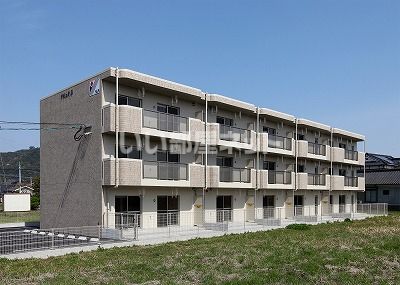 霧島市国分中央のマンションの建物外観