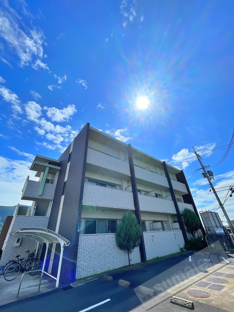 紀の川市藤崎のマンションの建物外観