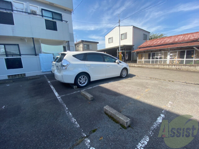 【仙台市青葉区上愛子のアパートの駐車場】