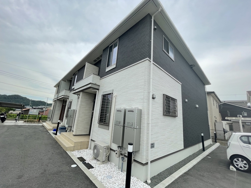 姫路市花田町上原田のアパートの建物外観