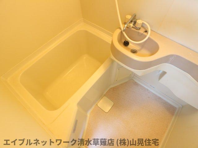 バス・シャワールーム　落ち着いた空間のお風呂です
