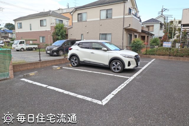 【ホープの駐車場】