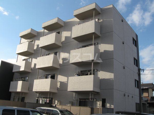 清須市阿原のマンションの建物外観