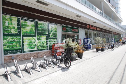 【パーク・ノヴァ横浜・弐番館のスーパー】