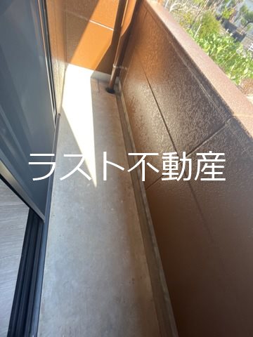 【薩摩川内市原田町のアパートのバルコニー】