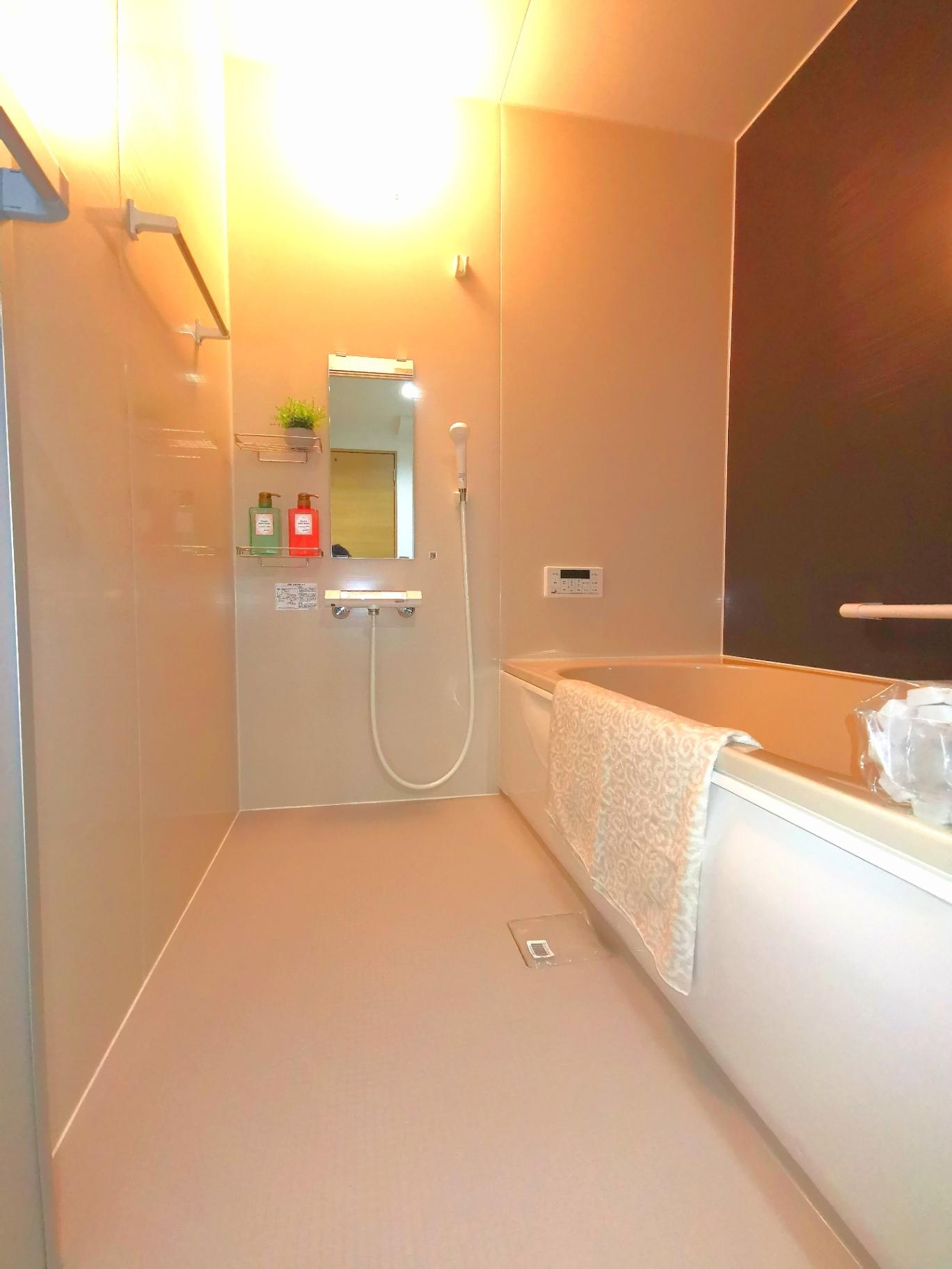 バス・シャワールーム　広々1坪バスルーム！家族で入ることもできます！