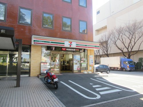 コンビニ　セブン－イレブン 千葉中央郵便局前店（コンビニ）まで547m