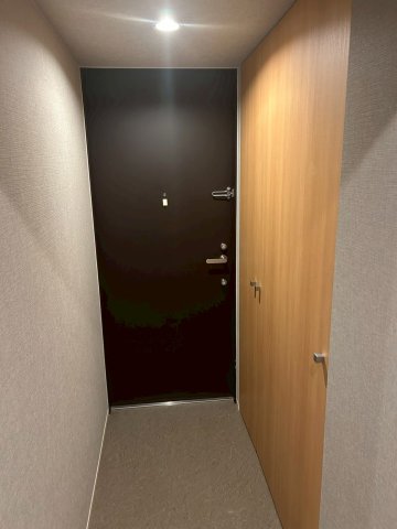 ヴィラスタジオーネ御所南の玄関写真