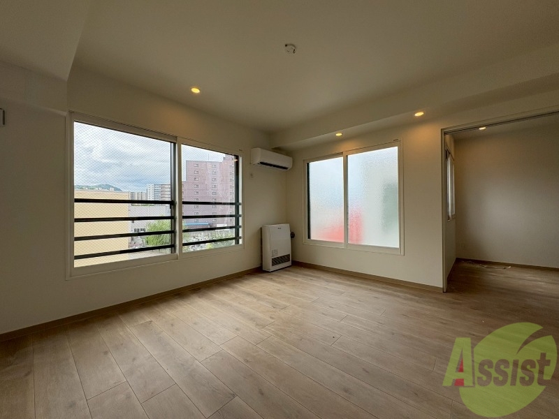 居室・リビング　広くてキレイなお部屋が広がっていて、充実した生活が送れそう。