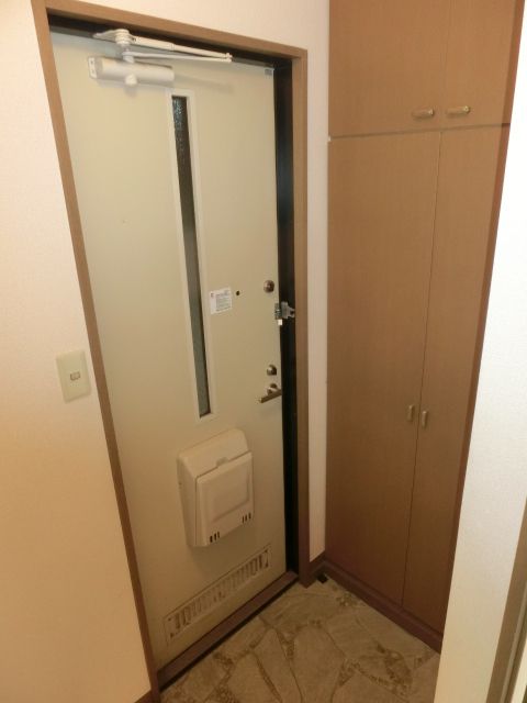 玄関　シューズボックス付きの玄関です