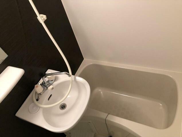 バス・シャワールーム　参考写真　浴室乾燥機付きバスルーム