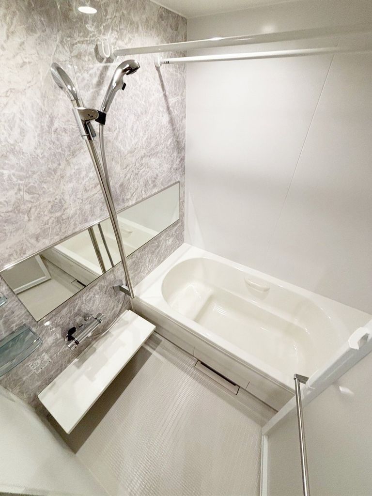 バス・シャワールーム　バス