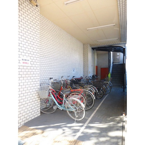 その他　屋根付駐輪場