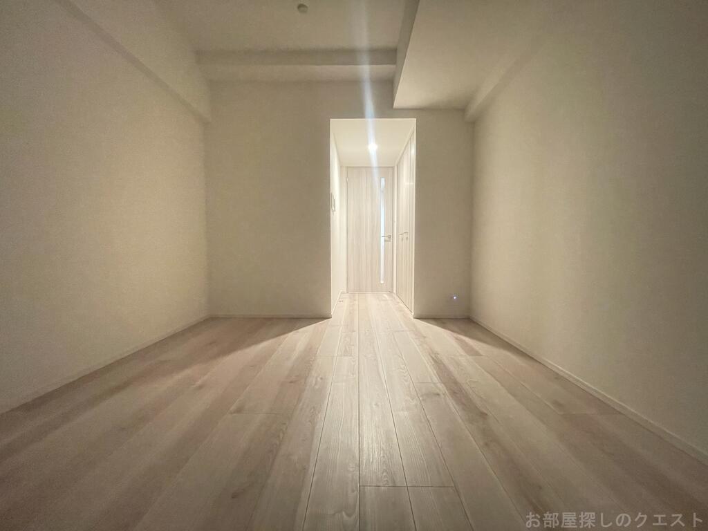 居室・リビング　（写真は同仕様反転）