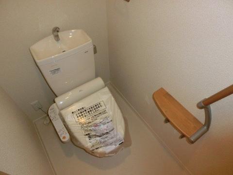 ロイヤルファインヴェール　トイレ　シャワー付トイレ