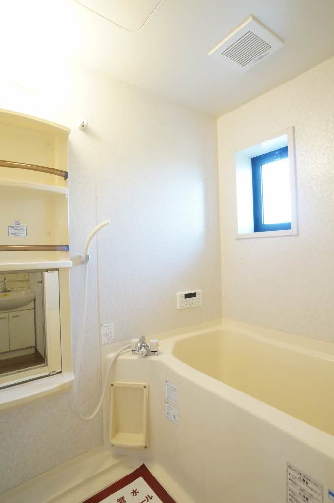 バス・シャワールーム　バスルーム