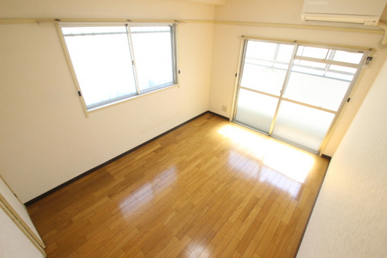 居室・リビング　※別部屋の写真です